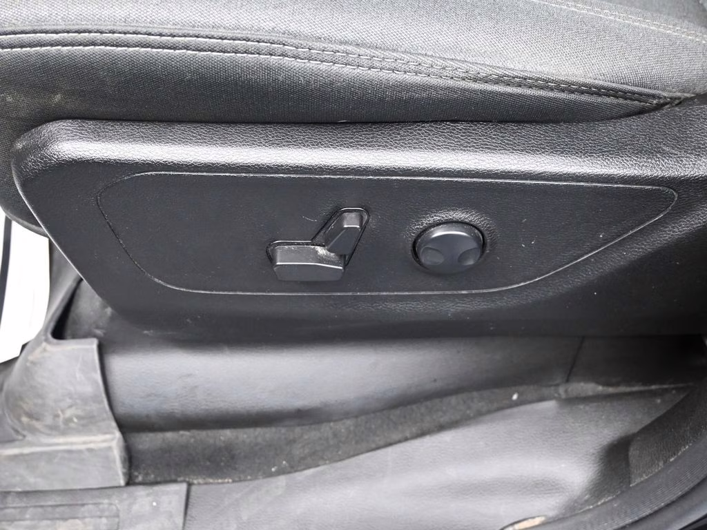 2023 Diamond Black Crystal Pearlcoat Ram 1500 Big Horn/Lone Star 4X4 Truck