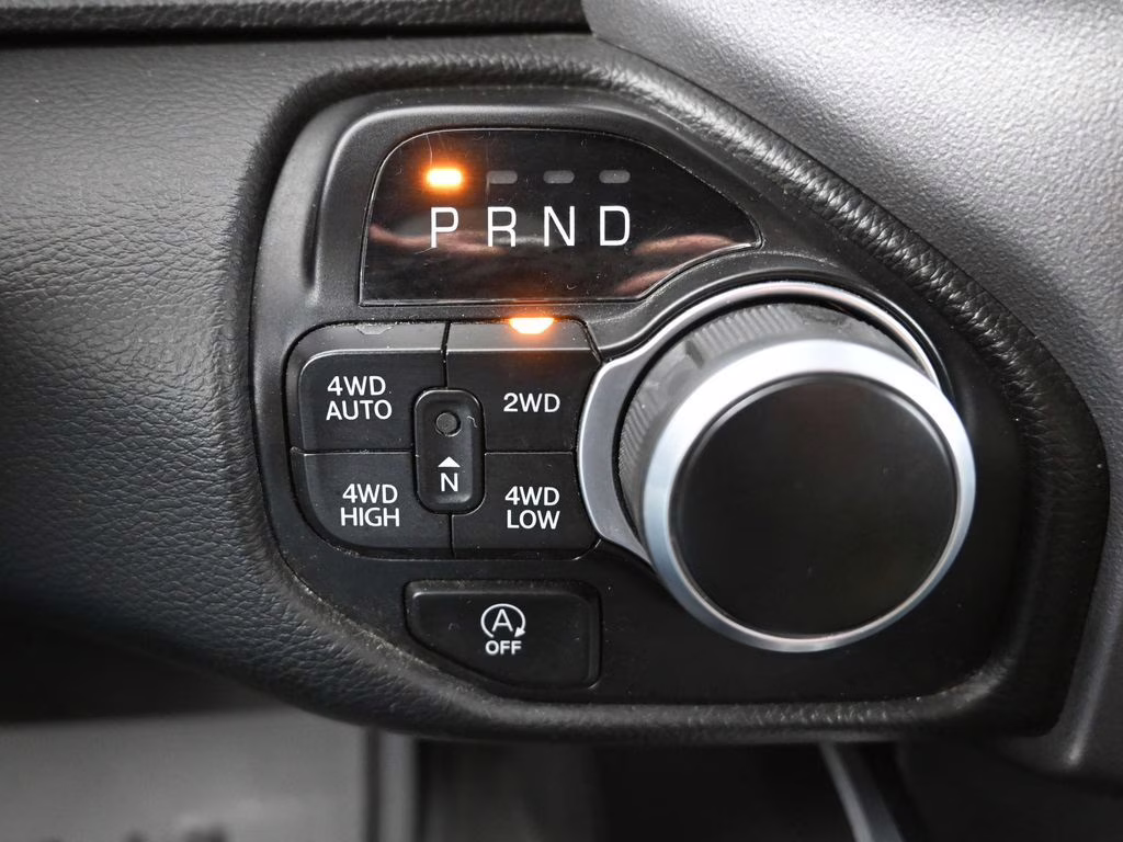 2023 Diamond Black Crystal Pearlcoat Ram 1500 Big Horn/Lone Star 4X4 Truck