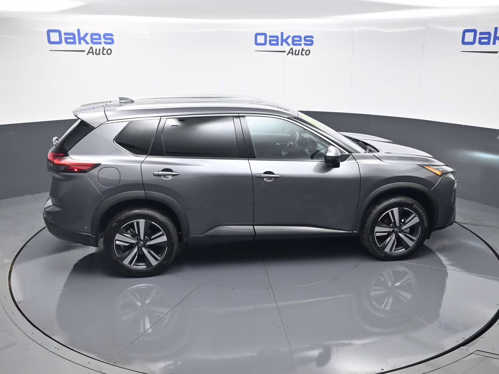 2025 Gun Metallic Nissan Rogue SL FWD SUV