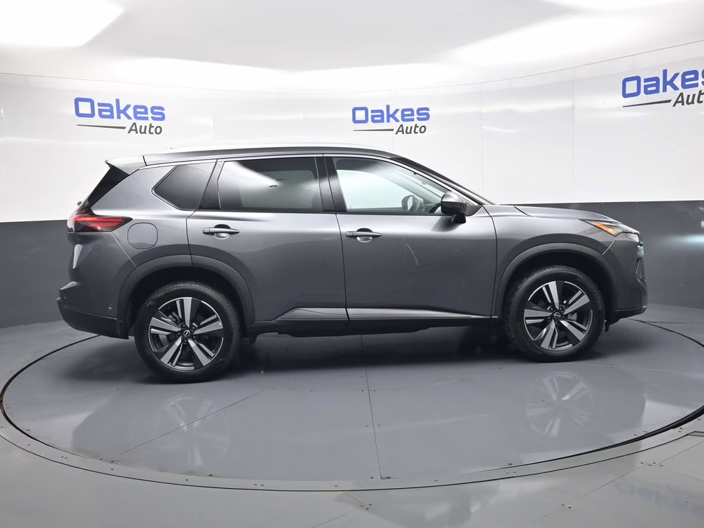 2025 Gun Metallic Nissan Rogue SL FWD SUV