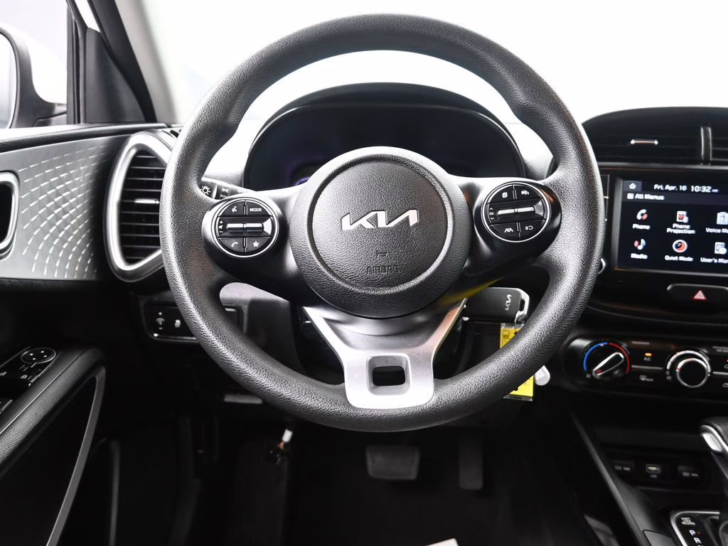 2023 Snow White Pearl Kia Soul LX FWD Hatchback