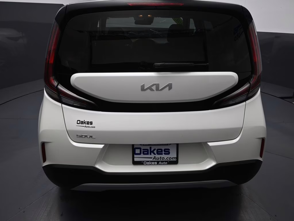 2023 Snow White Pearl Kia Soul LX FWD Hatchback
