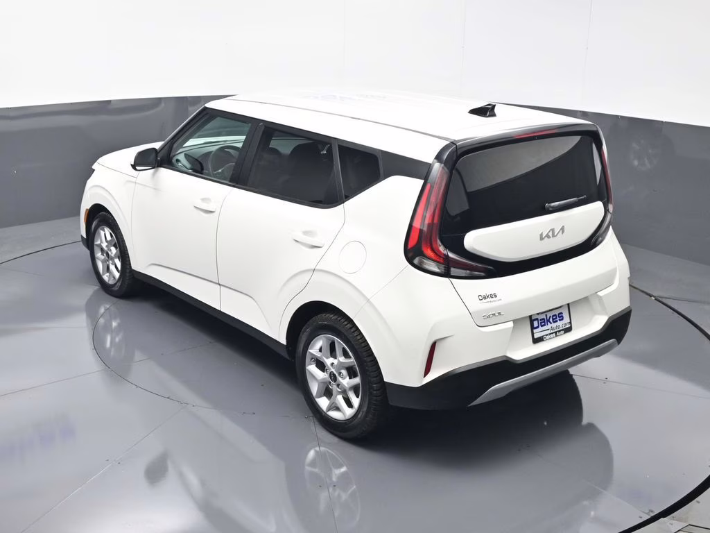 2023 Snow White Pearl Kia Soul LX FWD Hatchback