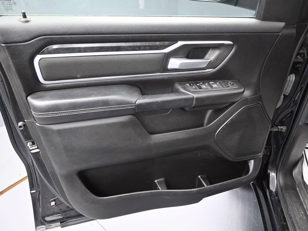 2023 Diamond Black Crystal Pearlcoat Ram 1500 Big Horn/Lone Star 4X4 Truck