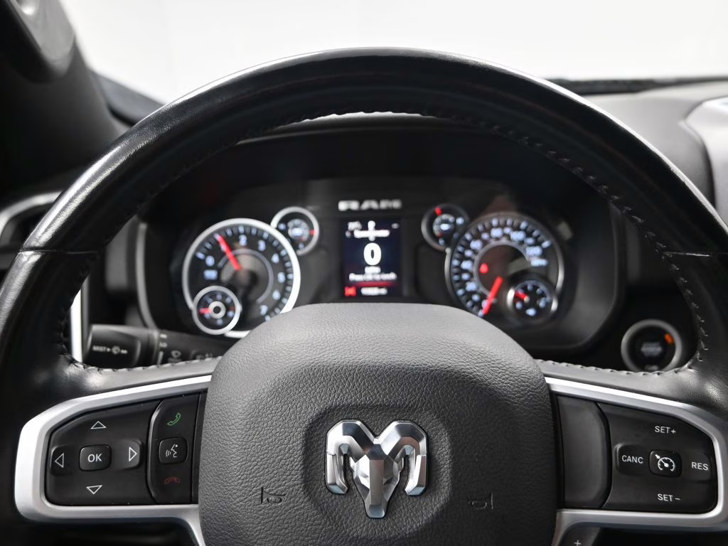 2023 Diamond Black Crystal Pearlcoat Ram 1500 Big Horn/Lone Star 4X4 Truck