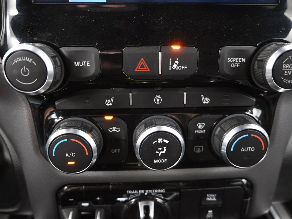 2023 Diamond Black Crystal Pearlcoat Ram 1500 Big Horn/Lone Star 4X4 Truck