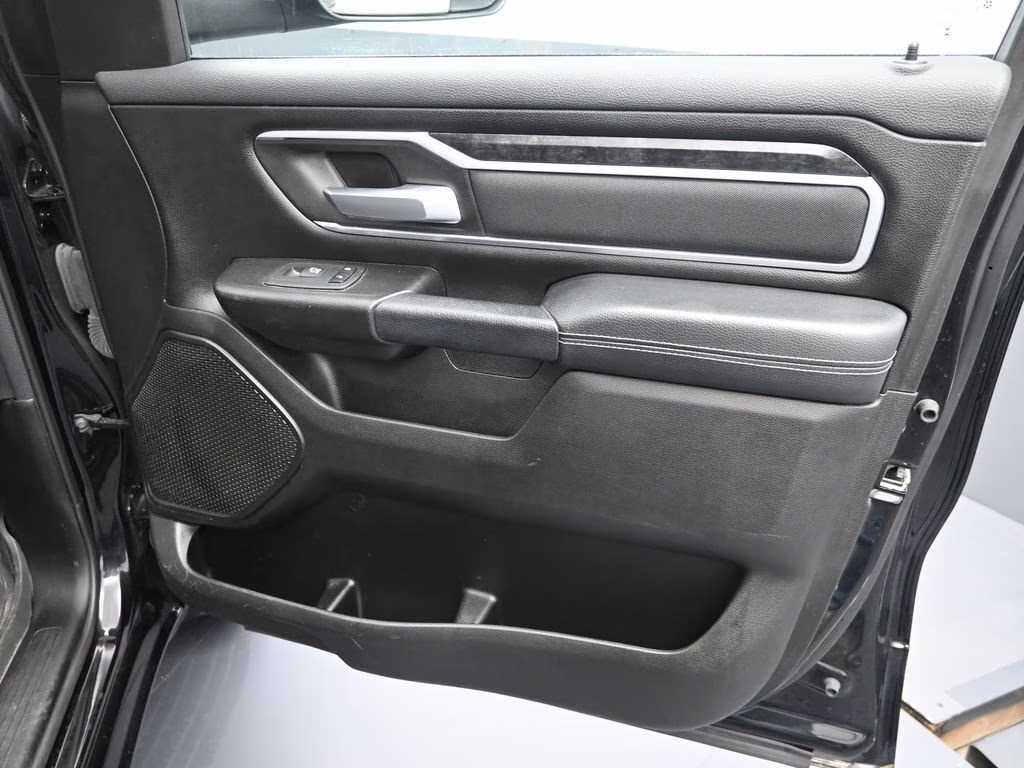 2023 Diamond Black Crystal Pearlcoat Ram 1500 Big Horn/Lone Star 4X4 Truck