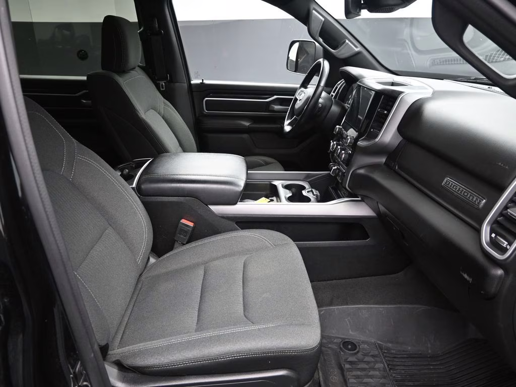 2023 Diamond Black Crystal Pearlcoat Ram 1500 Big Horn/Lone Star 4X4 Truck