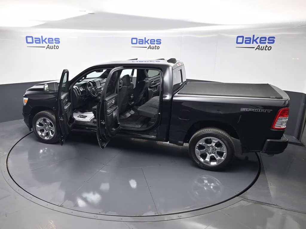 2023 Diamond Black Crystal Pearlcoat Ram 1500 Big Horn/Lone Star 4X4 Truck