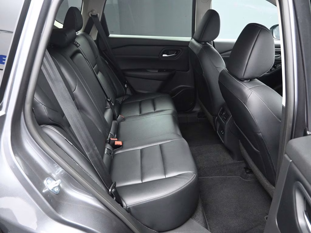 2025 Gun Metallic Nissan Rogue SL FWD SUV