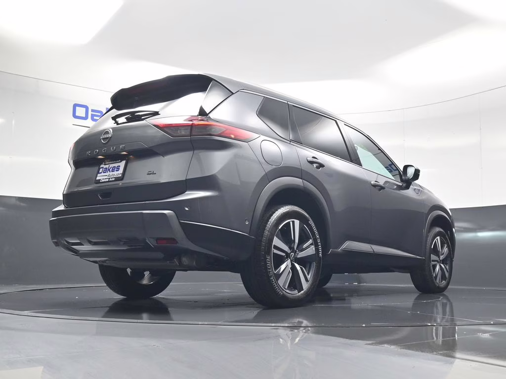 2025 Gun Metallic Nissan Rogue SL FWD SUV