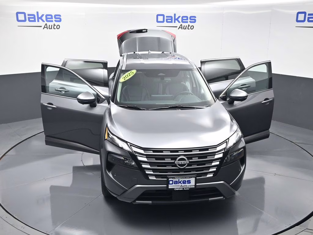 2025 Gun Metallic Nissan Rogue SL FWD SUV