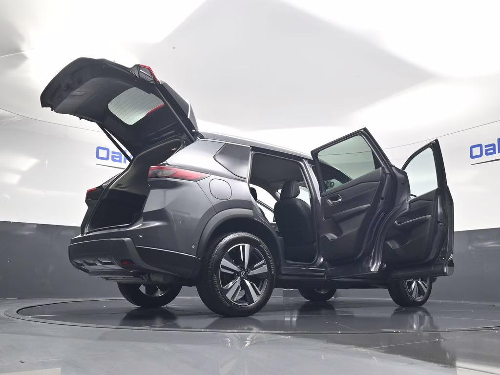 2025 Gun Metallic Nissan Rogue SL FWD SUV