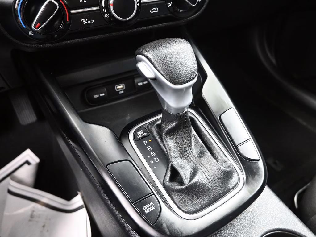 2023 Snow White Pearl Kia Soul LX FWD Hatchback