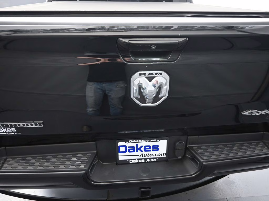 2023 Diamond Black Crystal Pearlcoat Ram 1500 Big Horn/Lone Star 4X4 Truck
