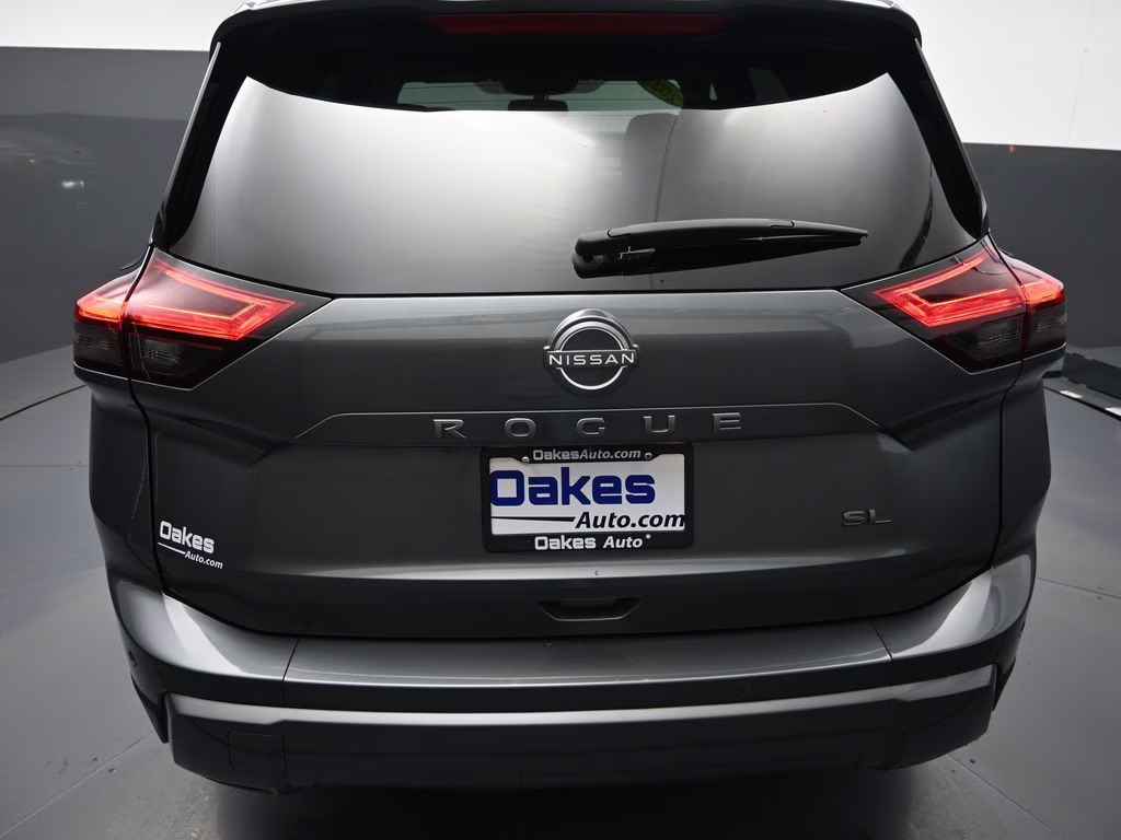 2025 Gun Metallic Nissan Rogue SL FWD SUV