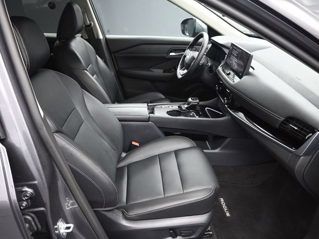 2025 Gun Metallic Nissan Rogue SL FWD SUV