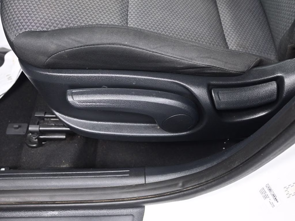 2023 Snow White Pearl Kia Soul LX FWD Hatchback