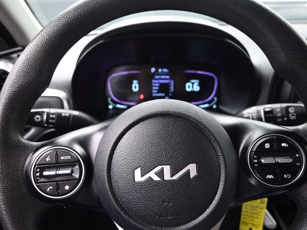 2023 Snow White Pearl Kia Soul LX FWD Hatchback