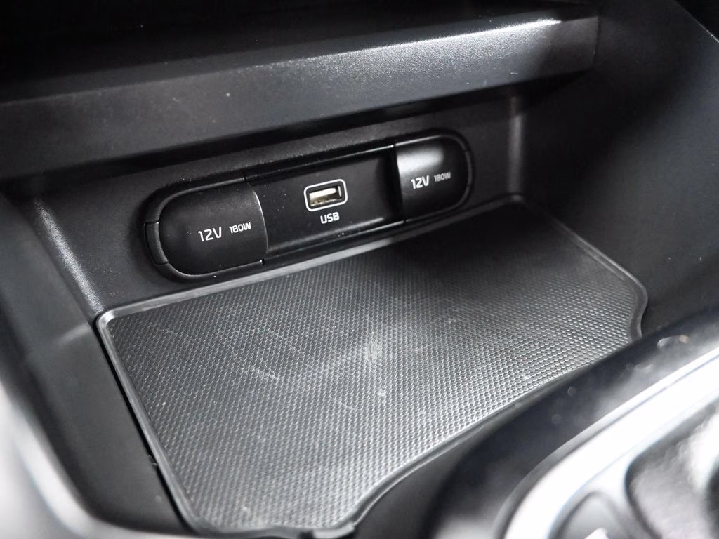 2023 Snow White Pearl Kia Soul LX FWD Hatchback