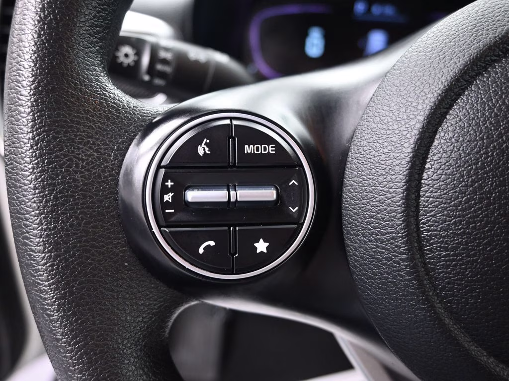 2023 Snow White Pearl Kia Soul LX FWD Hatchback