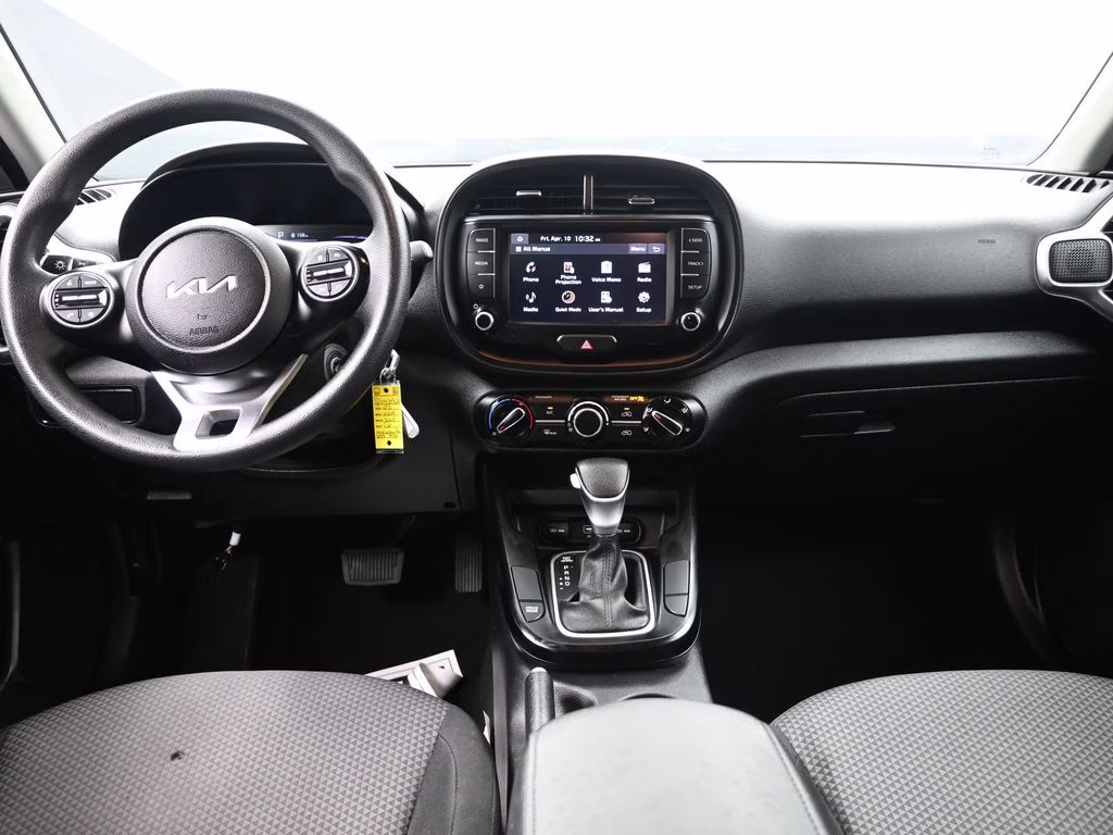2023 Snow White Pearl Kia Soul LX FWD Hatchback