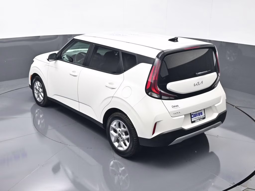 2023 Snow White Pearl Kia Soul LX FWD Hatchback