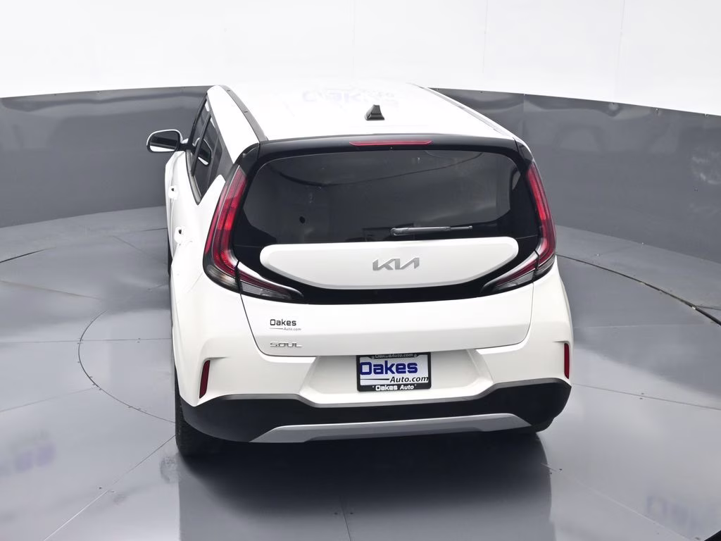 2023 Snow White Pearl Kia Soul LX FWD Hatchback