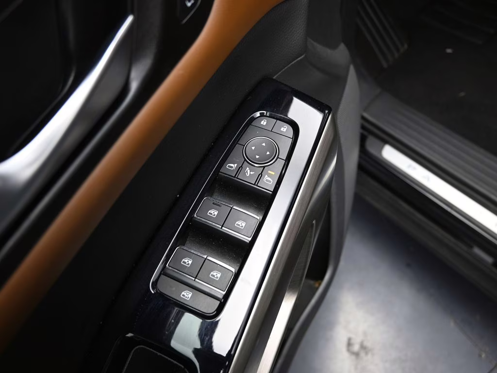 2023 Super Black Nissan Pathfinder Platinum FWD SUV