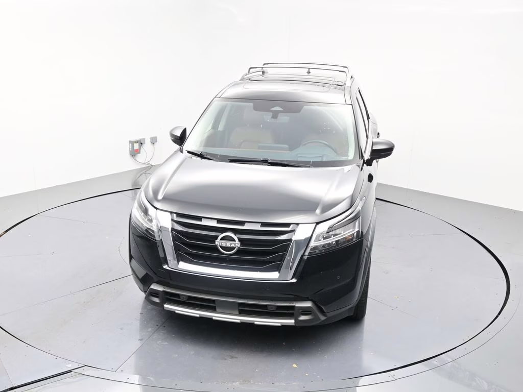 2023 Super Black Nissan Pathfinder Platinum FWD SUV