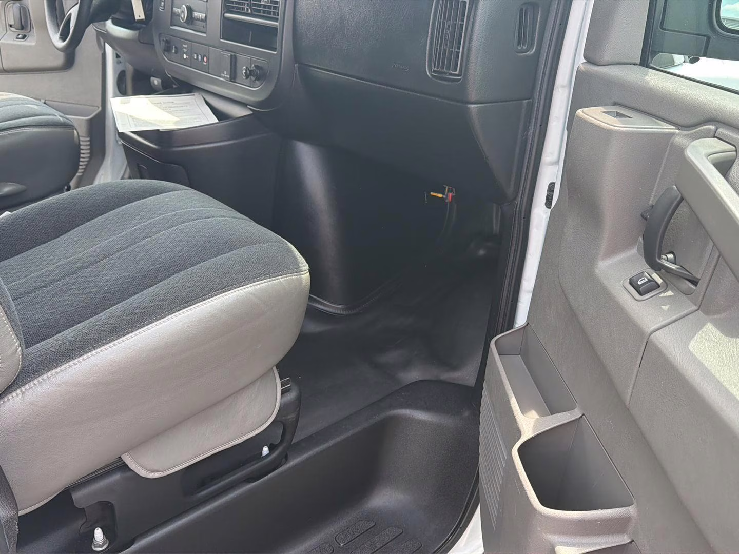 2021 Summit White GMC Savana Cargo Van RWD 2500 135 RWD Van