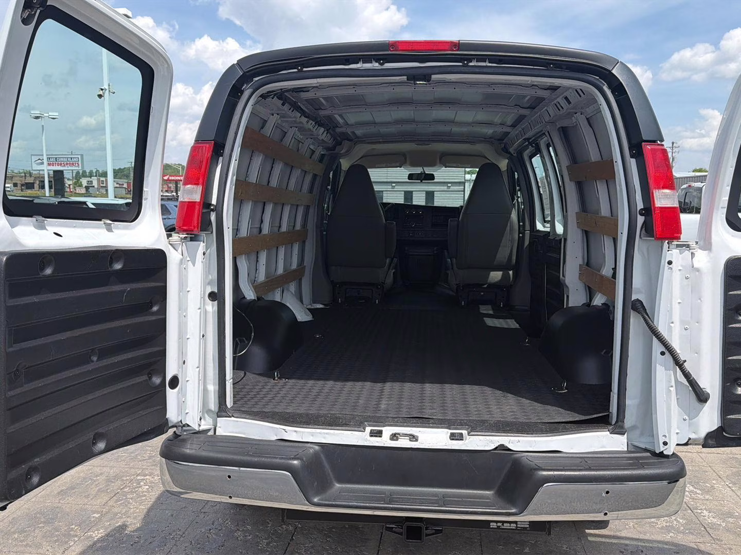 2021 Summit White GMC Savana Cargo Van RWD 2500 135 RWD Van