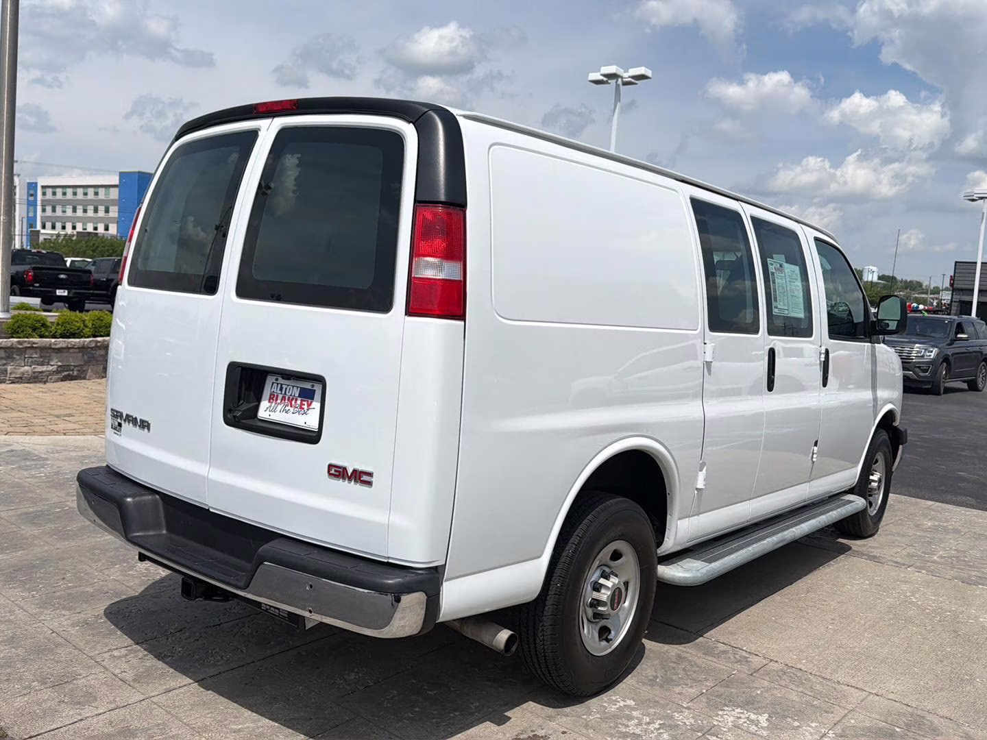 2021 Summit White GMC Savana Cargo Van RWD 2500 135 RWD Van