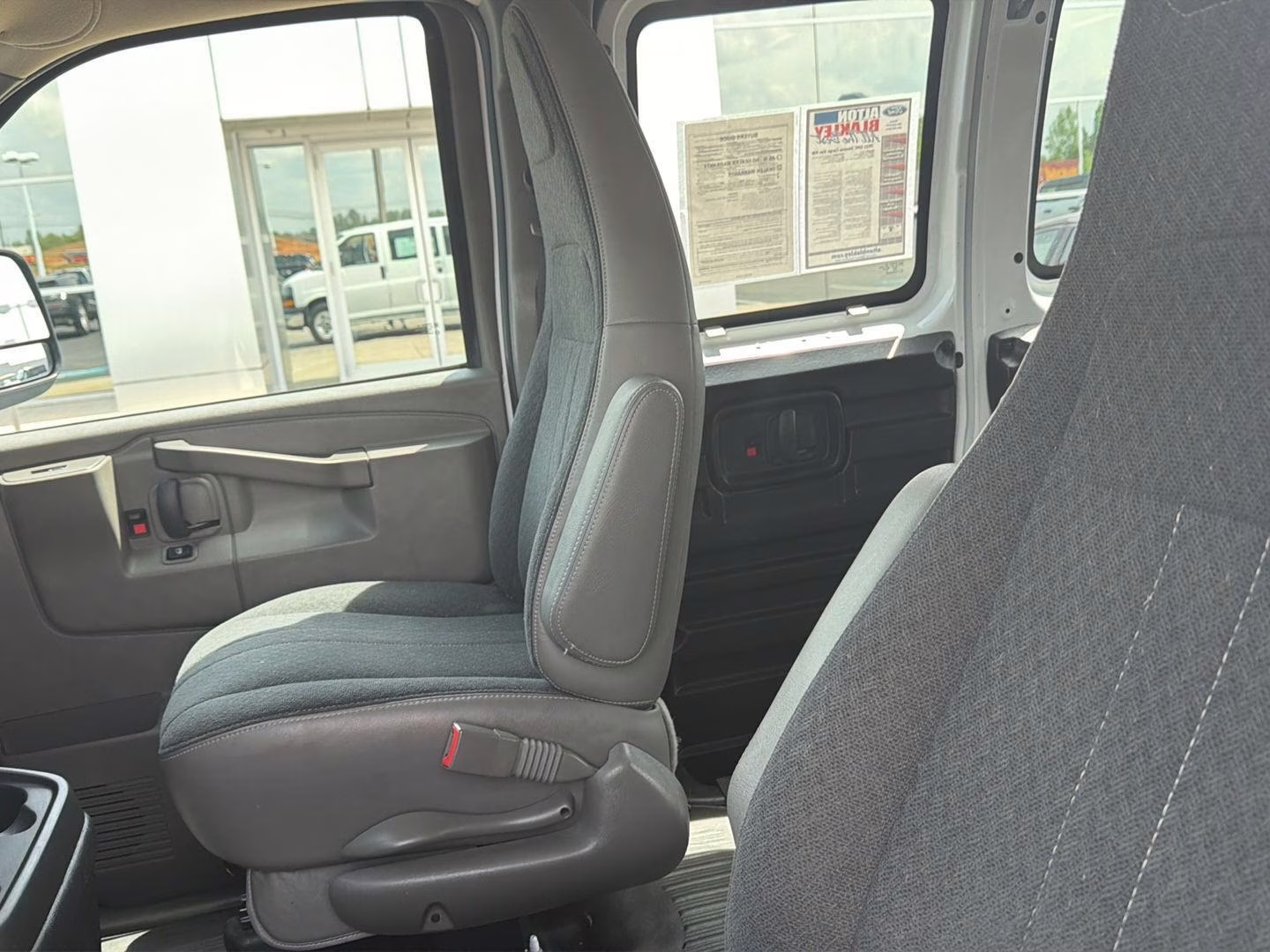 2021 Summit White GMC Savana Cargo Van RWD 2500 135 RWD Van
