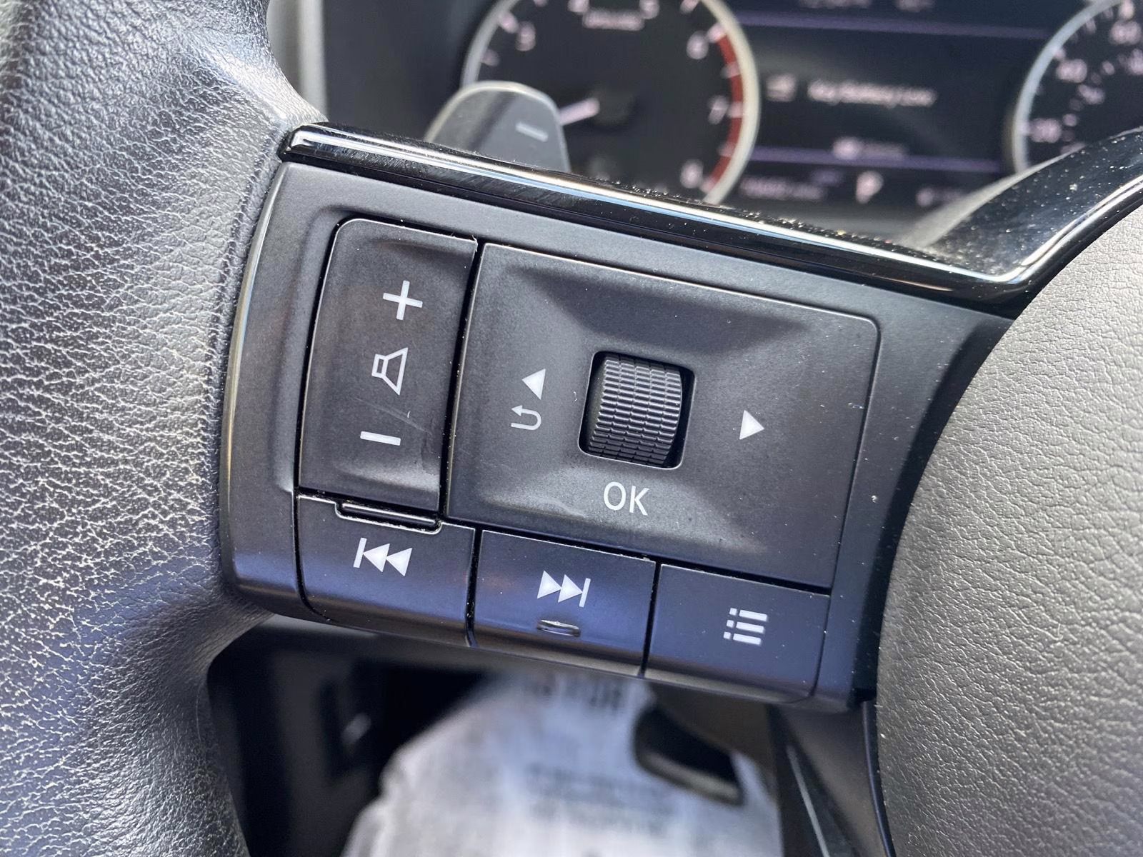 2023 Super Black Nissan Rogue SV AWD SUV