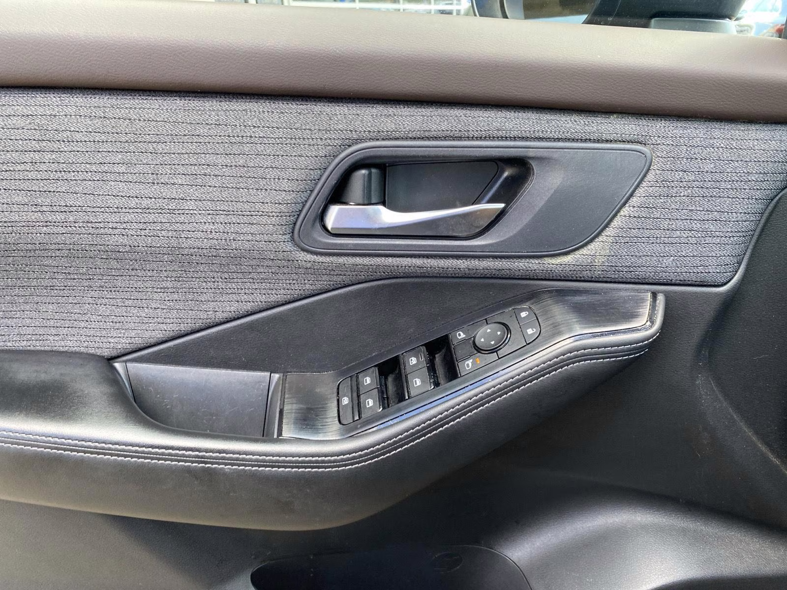 2023 Super Black Nissan Rogue SV AWD SUV