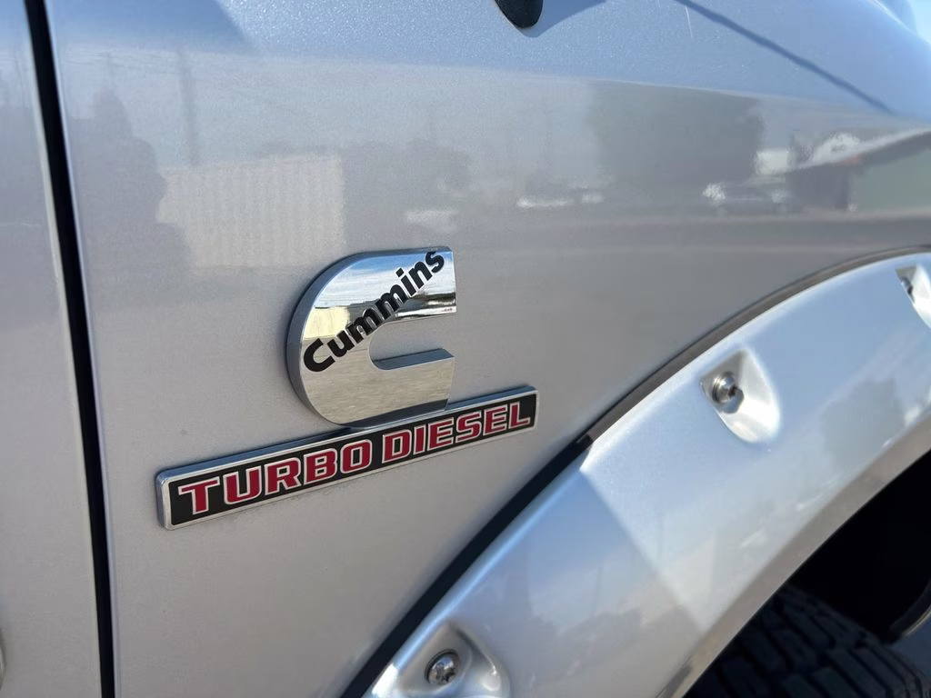 2016 Bright Silver Clearcoat Metallic Ram 3500 Laramie 4X4 Truck