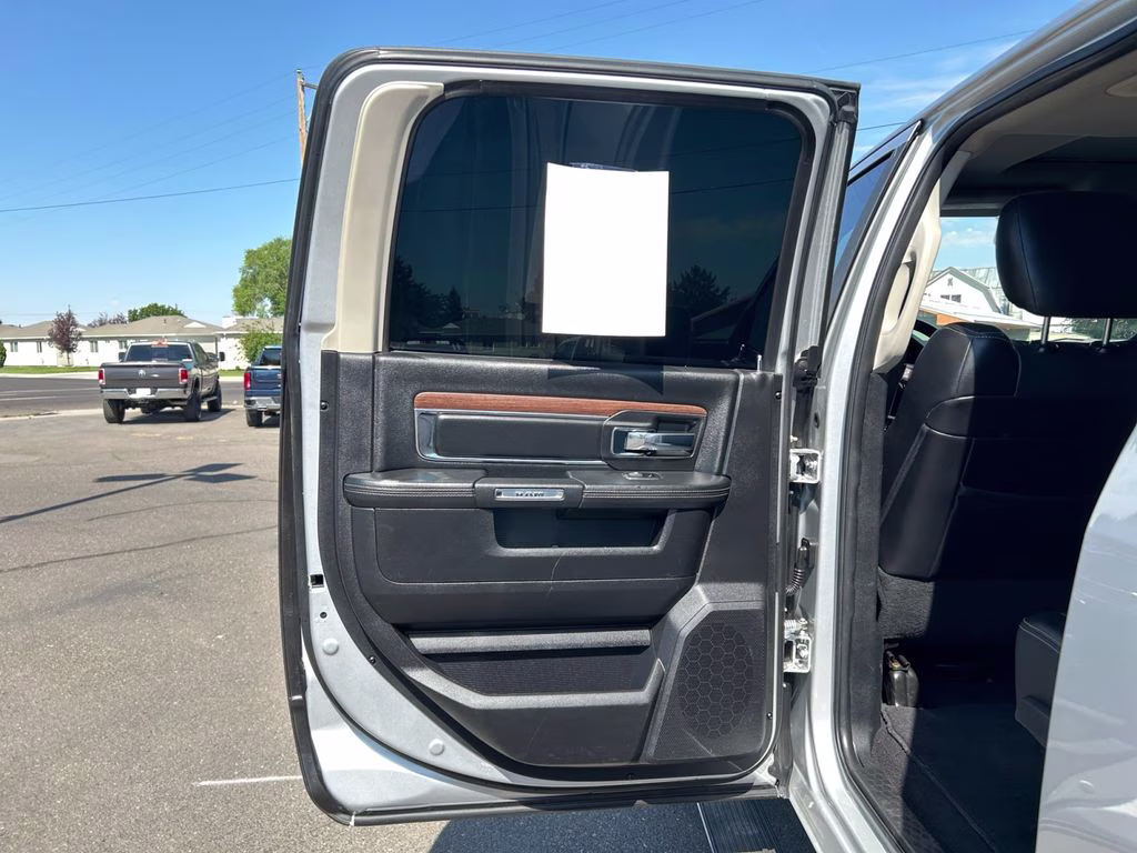 2016 Bright Silver Clearcoat Metallic Ram 3500 Laramie 4X4 Truck