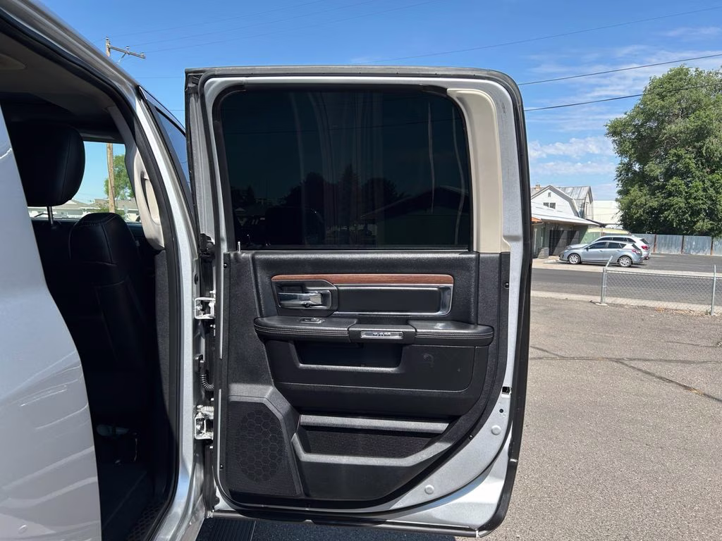 2016 Bright Silver Clearcoat Metallic Ram 3500 Laramie 4X4 Truck