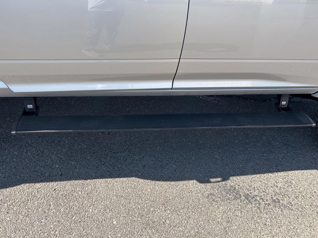 2016 Bright Silver Clearcoat Metallic Ram 3500 Laramie 4X4 Truck