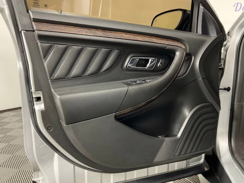 2018 Ingot Silver Ford Taurus Limited FWD Sedan