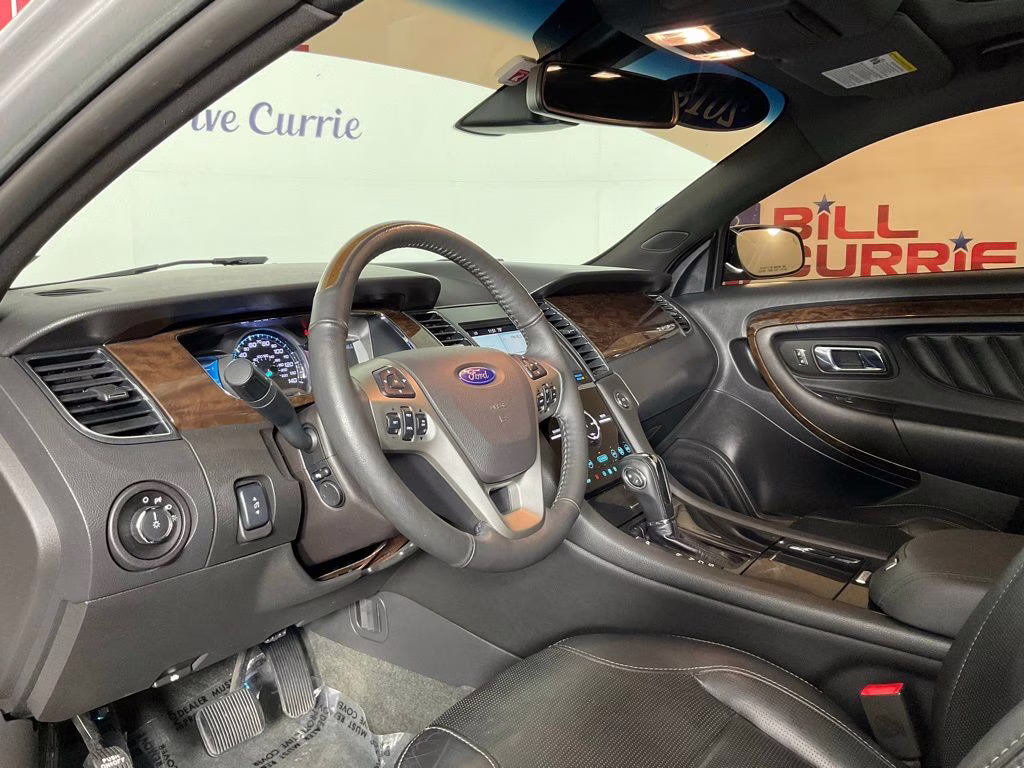 2018 Ingot Silver Ford Taurus Limited FWD Sedan