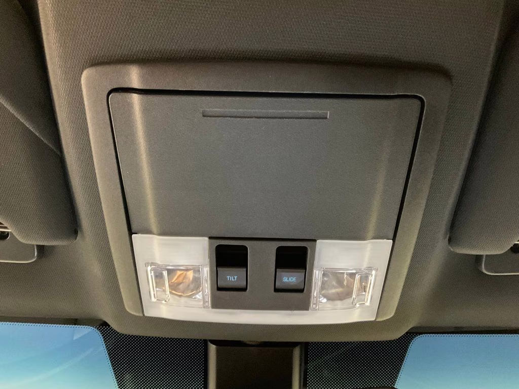 2018 Ingot Silver Ford Taurus Limited FWD Sedan