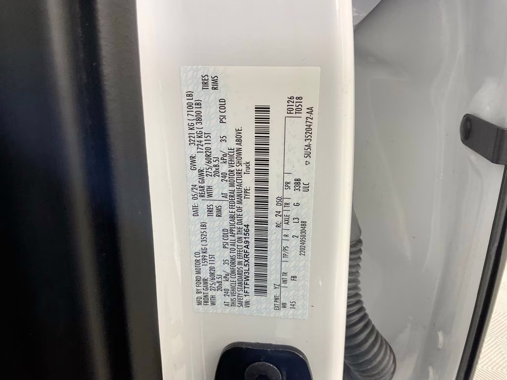 2024 Oxford White Ford F-150 XLT 4X4 Truck