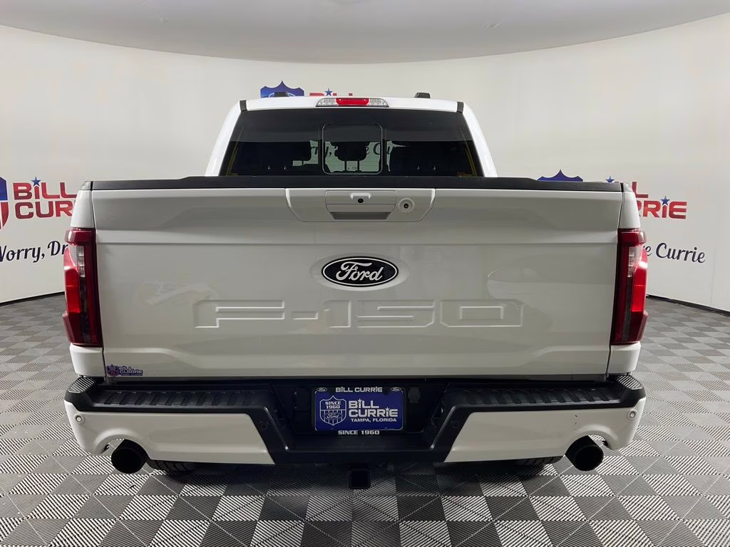 2024 Oxford White Ford F-150 XLT 4X4 Truck