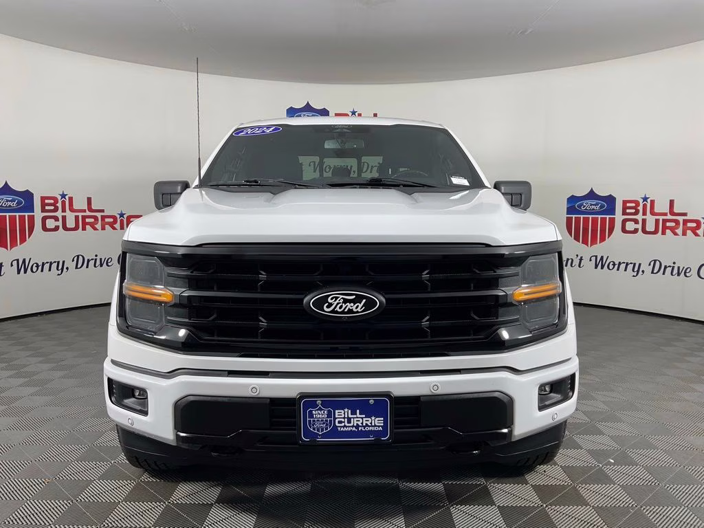 2024 Oxford White Ford F-150 XLT 4X4 Truck