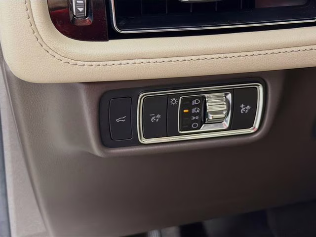 2023 Radiance Metallic Lincoln Aviator Reserve RWD SUV