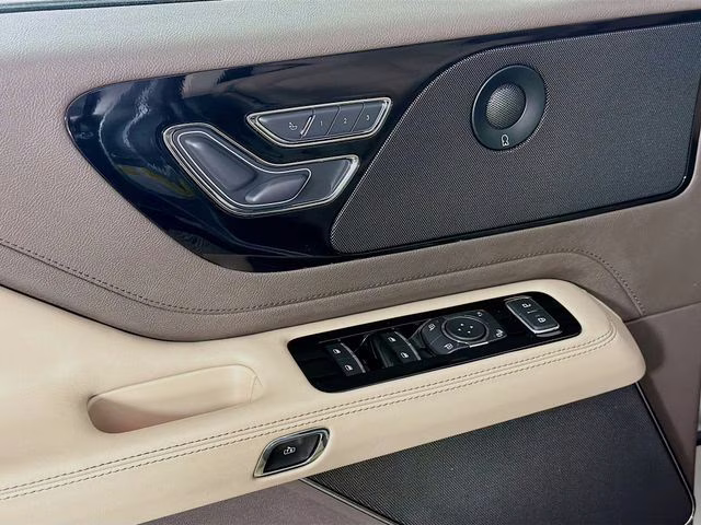 2023 Radiance Metallic Lincoln Aviator Reserve RWD SUV