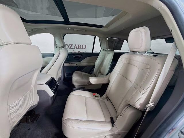 2023 Radiance Metallic Lincoln Aviator Reserve RWD SUV