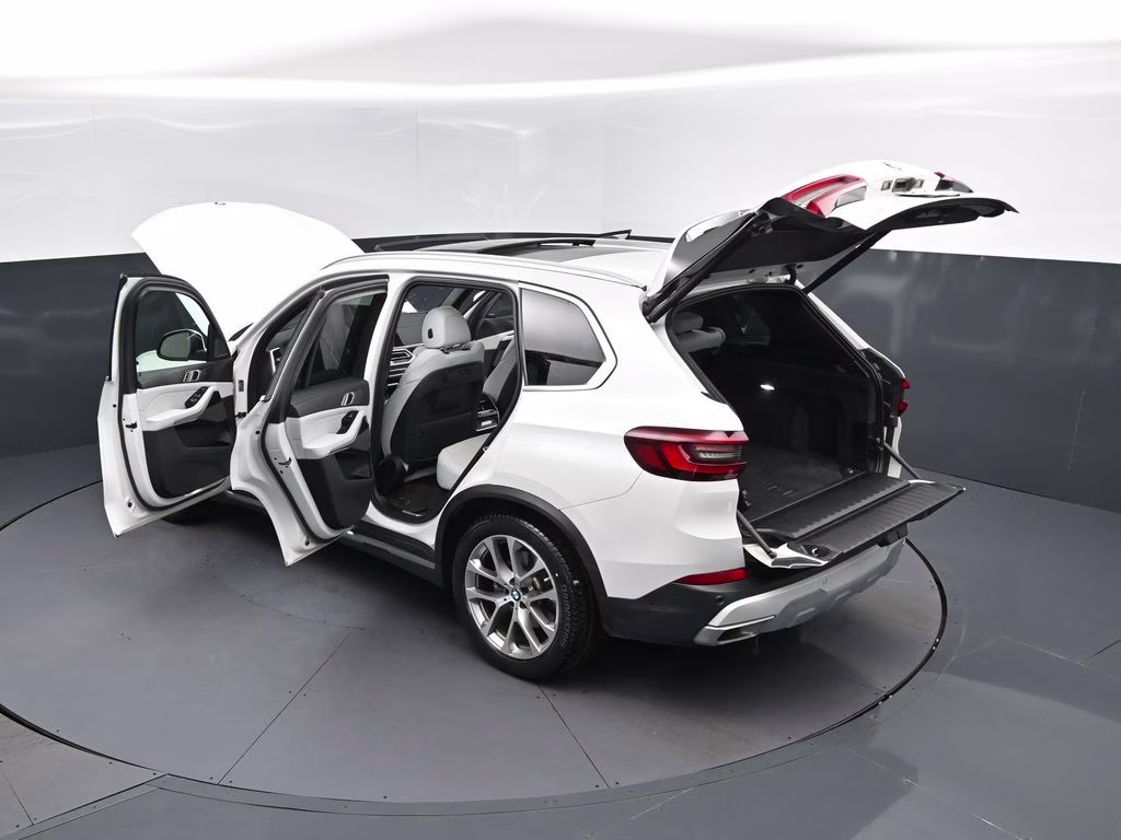 2023 Mineral White Metallic BMW X5 sDrive40i RWD SUV